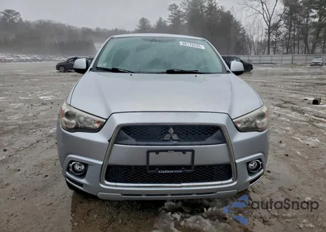 2011 Mitsubishi Outlander Sport Se z USA, uszkodzony, nr VIN JA4AR4AU9BZ013485
